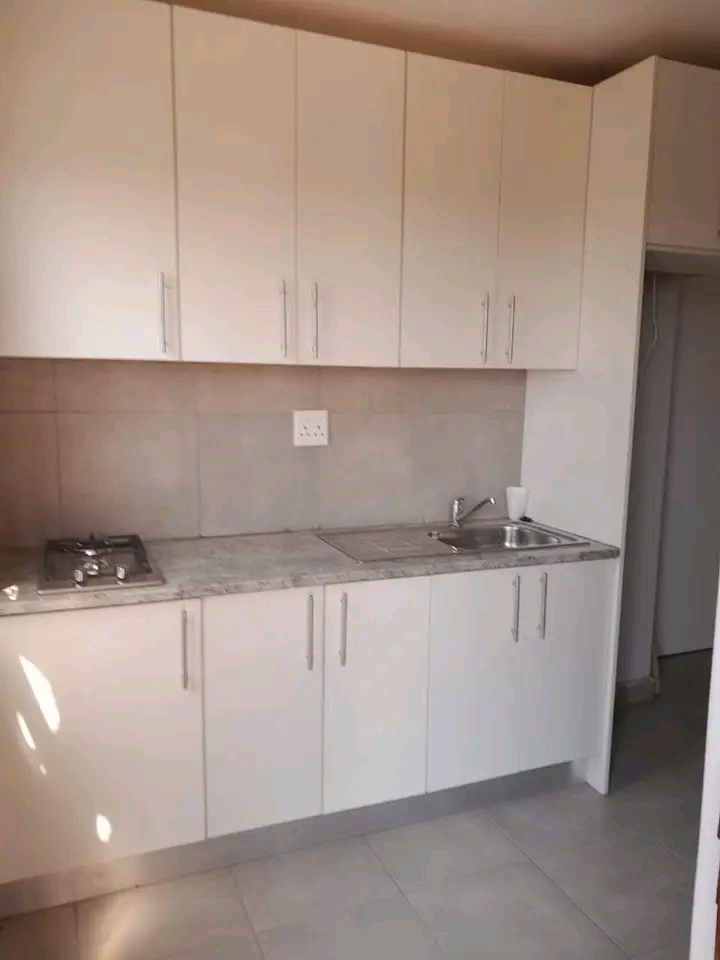 Bachelor available for rent 🏠 olievenbosch  in Centurion
