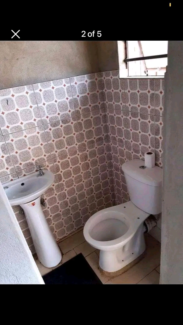 Room available at mamelodi ext 11, with showe  in Mamelodi