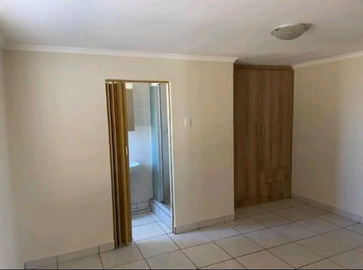 Cottage available for r2800pm 074 345 7903 in  in Randburg