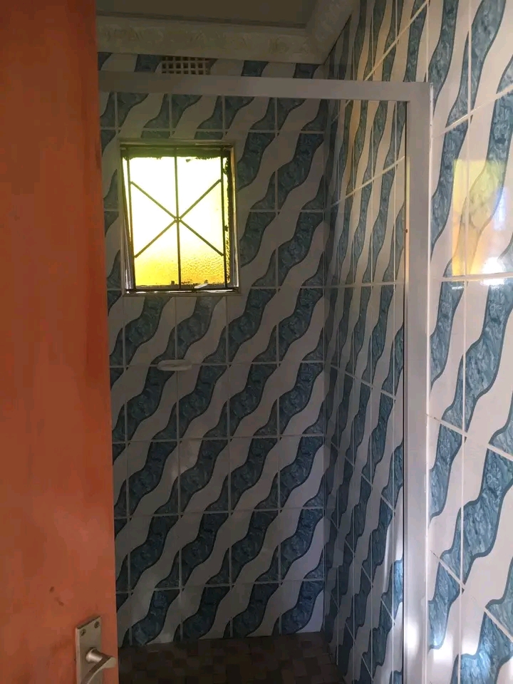 Garage size room rent r2000 deposit r2000
ou  in Protea North
