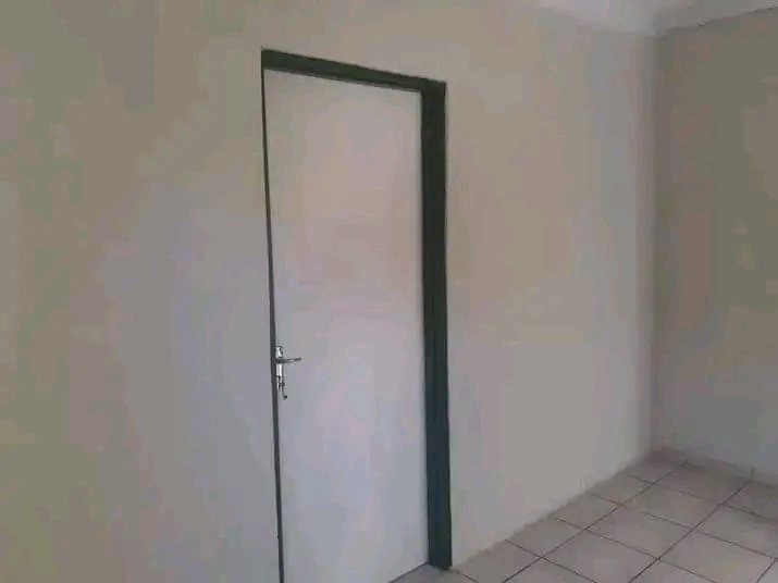 1 bedroom for rental with small kitchenette   in Kempton Park