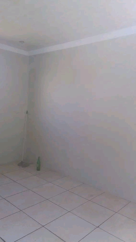 Room available 
rent r1200 deposit r500
age  in Tladi