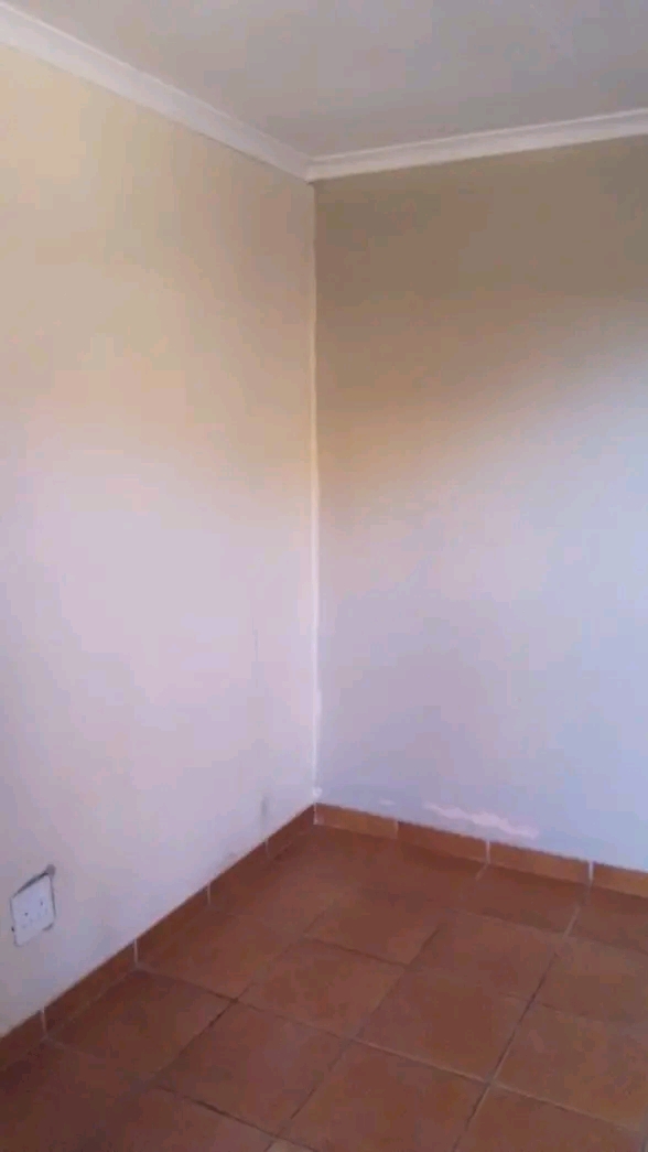 2 room zozo at orlando east opposite diepkloo  in Diepkloof