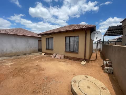 2 bed house for rental in block vv
- next to  in Soshanguve
