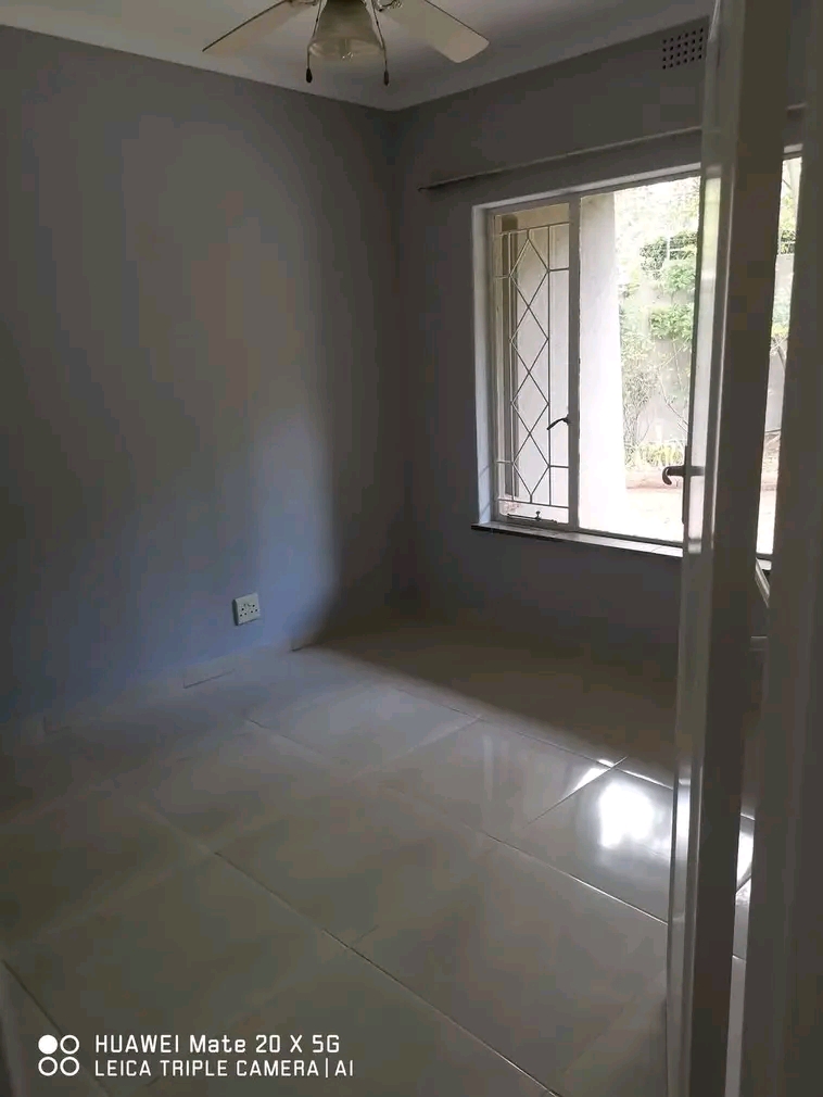 Room available available 
rent is r2950, dep  in Randpark Ridge