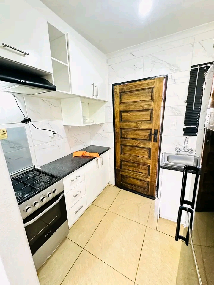 Jhb south 
naturena
comptonville 

fitted  in Naturena