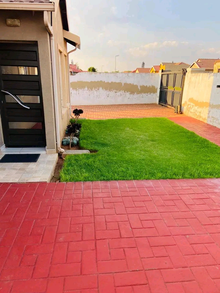2 bedroom 2 bathroom available for rent
2 be  in Dawn Park