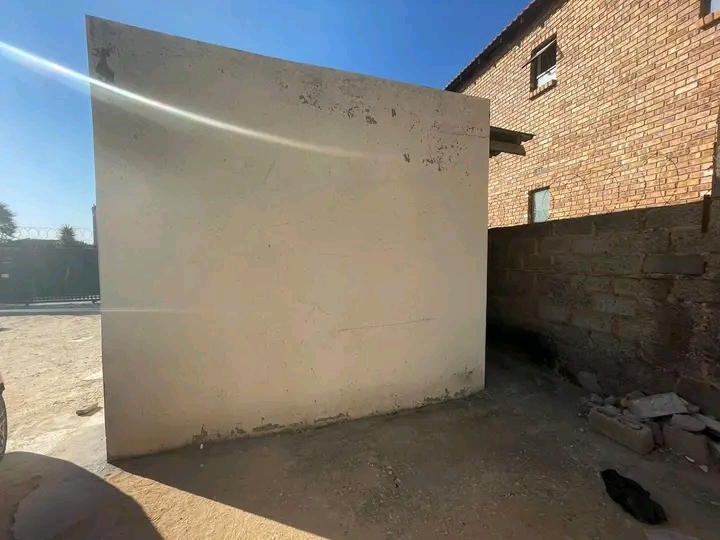 Spacious cottage to rent with outside toilet   in Birch Acres