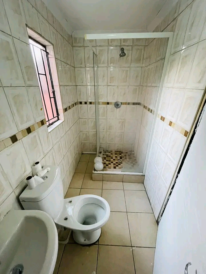 Ext 2🏘️ midrand 🏡 rental:r3900 deposi  in Rabie ridge