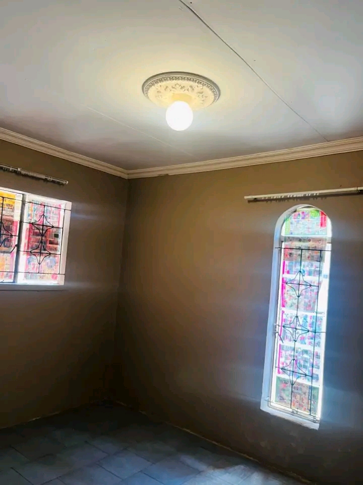2 bedroom house/apartment is available immedi  in Mamelodi