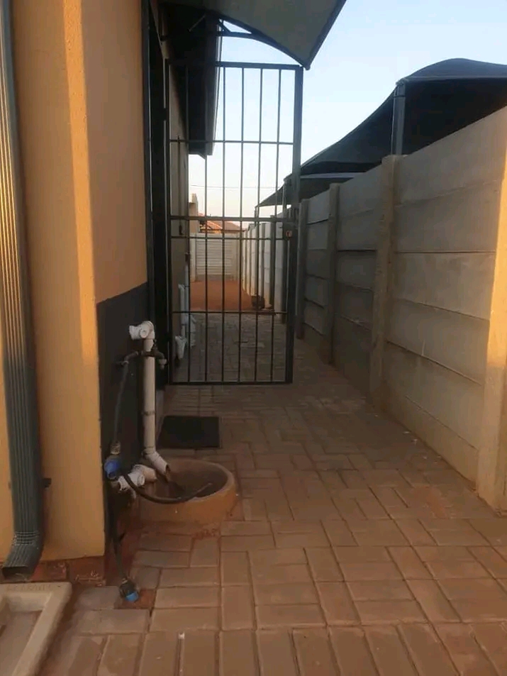 2 bedroom house for rental in soweto ext39 wi  in Protea Glen