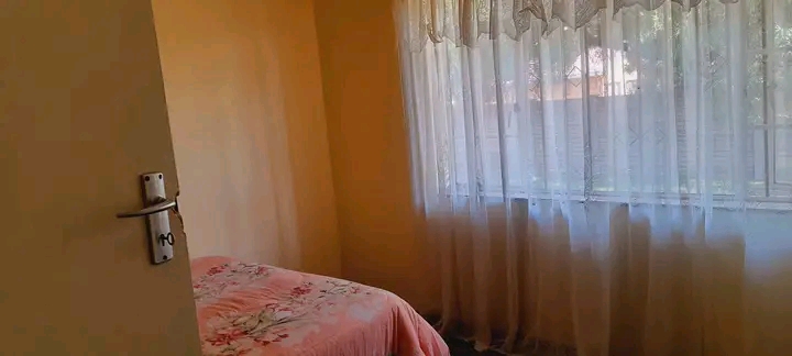 1 room at a commune house available immediate  in Vanderbijlpark