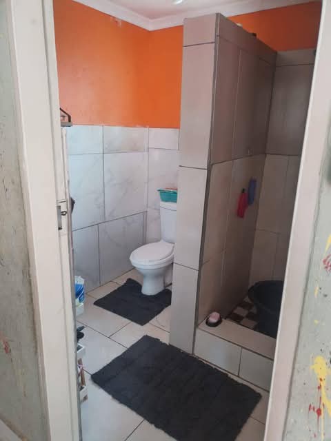 2 cottage available same yard ext 29
no land  in Protea Glen
