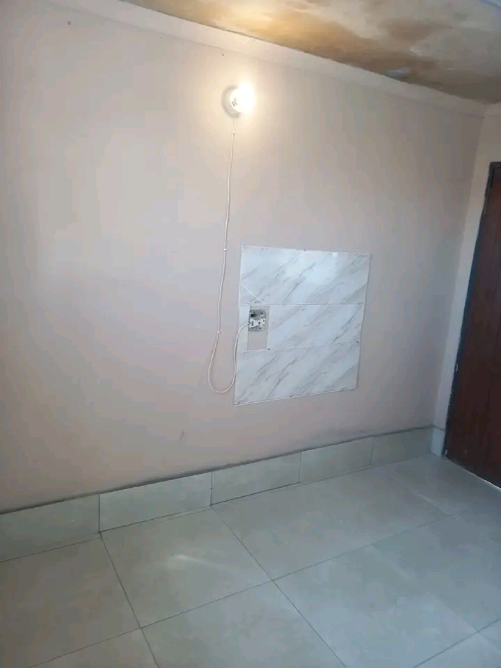 I have a room available for rental from the 5  in Meadowlands