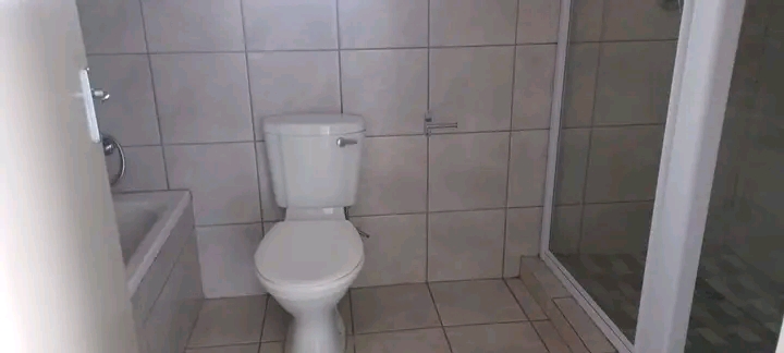 2 bedroom house in ext 3 in a boom gated area  in Birch Acres