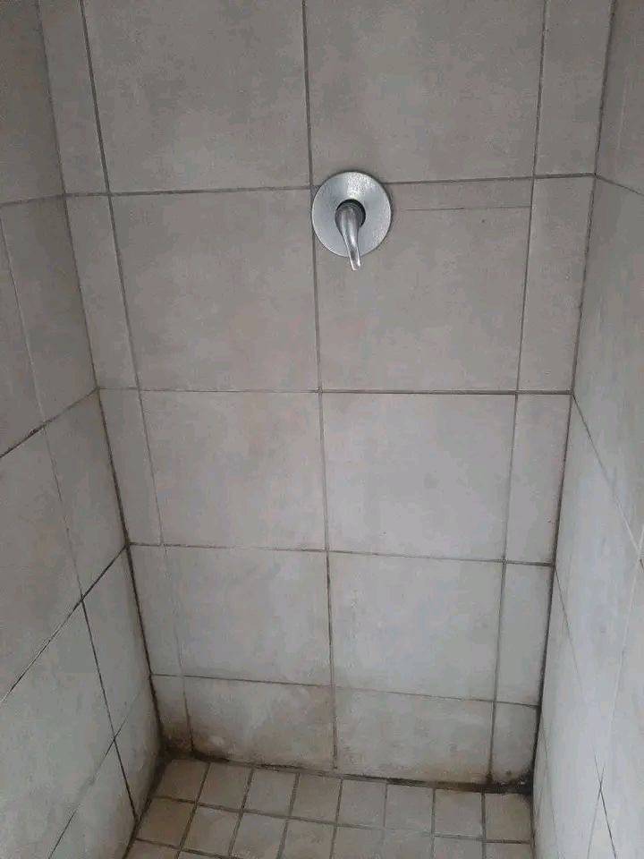 A room available to rent near tollgate 

wi  in Ebony Park