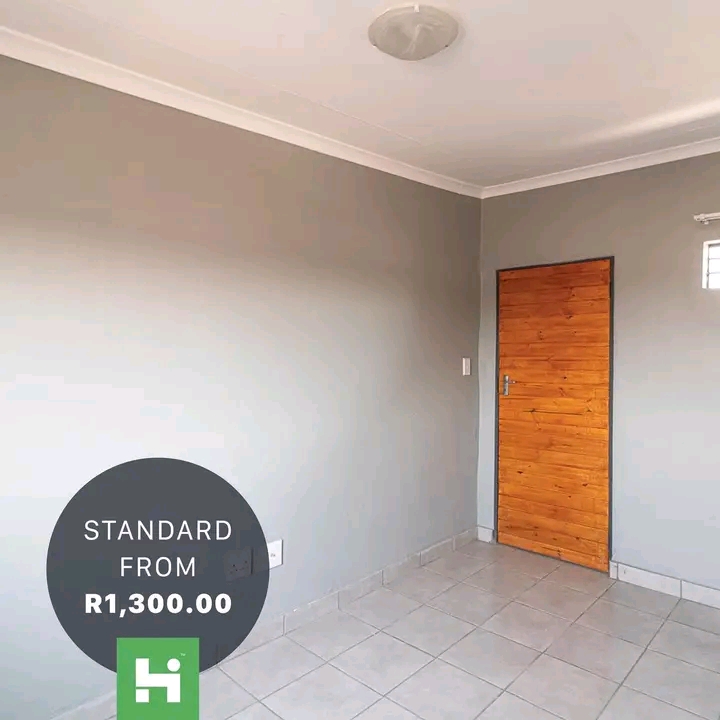 Rooms available at phase 3 price r1300 and ph  in Mamelodi