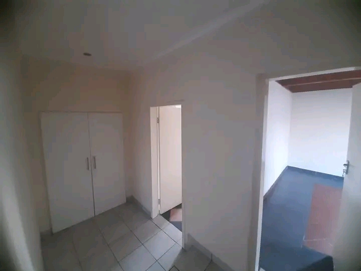 2 bedroom granny flat with open plan kitchen,  in Kempton Park
