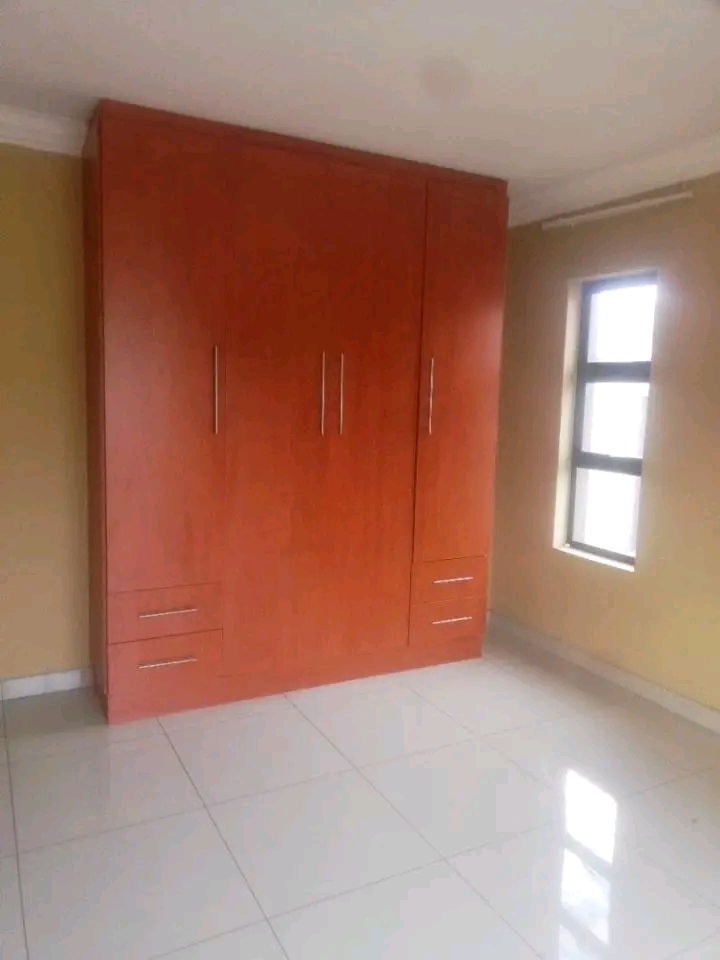 5 bedroom 3 bath double storey house for rent  in Midrand