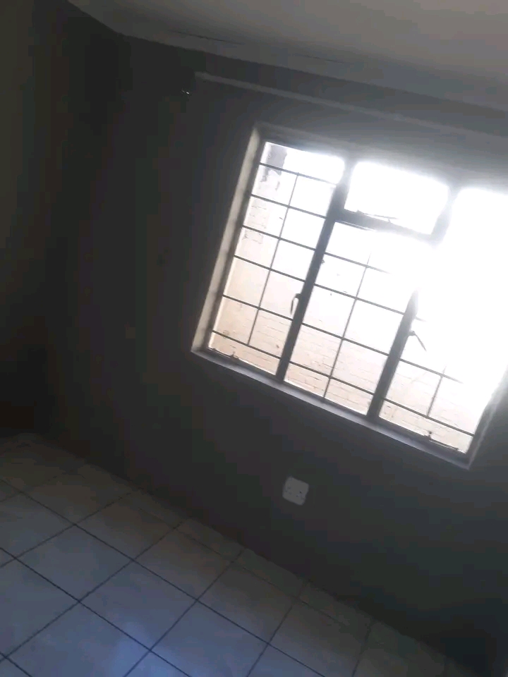 Cottage to rent, at no 76 bouquet street joha  in Rosettenville