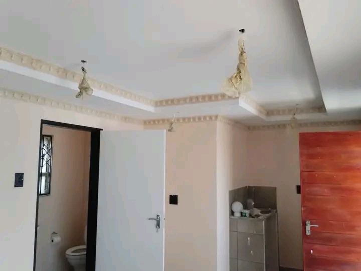 Looking for accommodation. a comfortable and   in Roodepoort