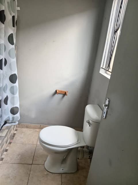 Apartment available at ext 25 going for r2500  in Vosloorus