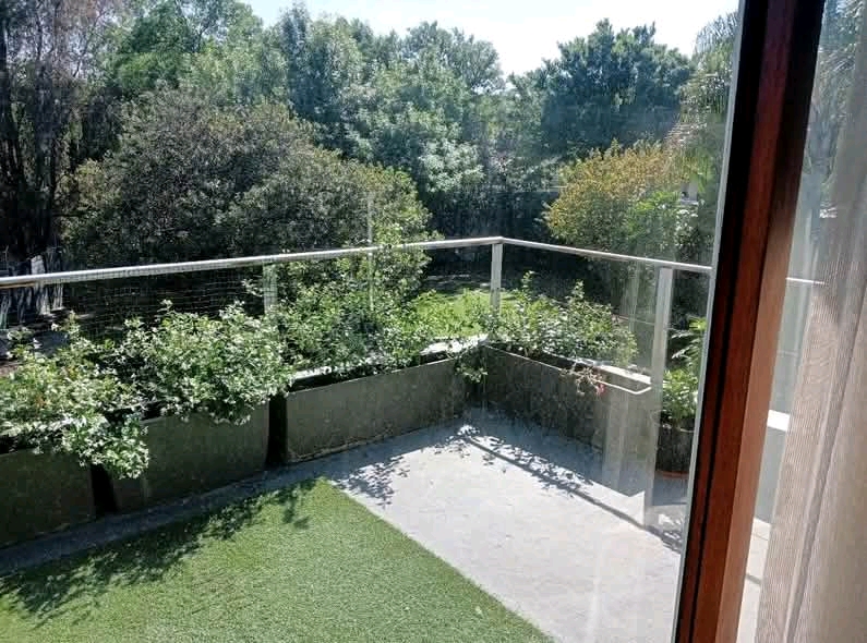 A stunning fully furnished 4 bed and 3 bath s  in Randburg