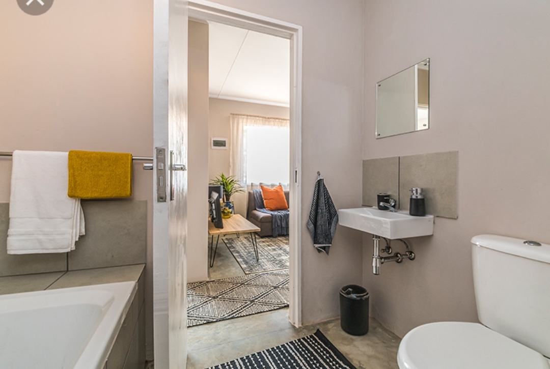  two-bedroom rental unit in south hills, khad  in South Hills