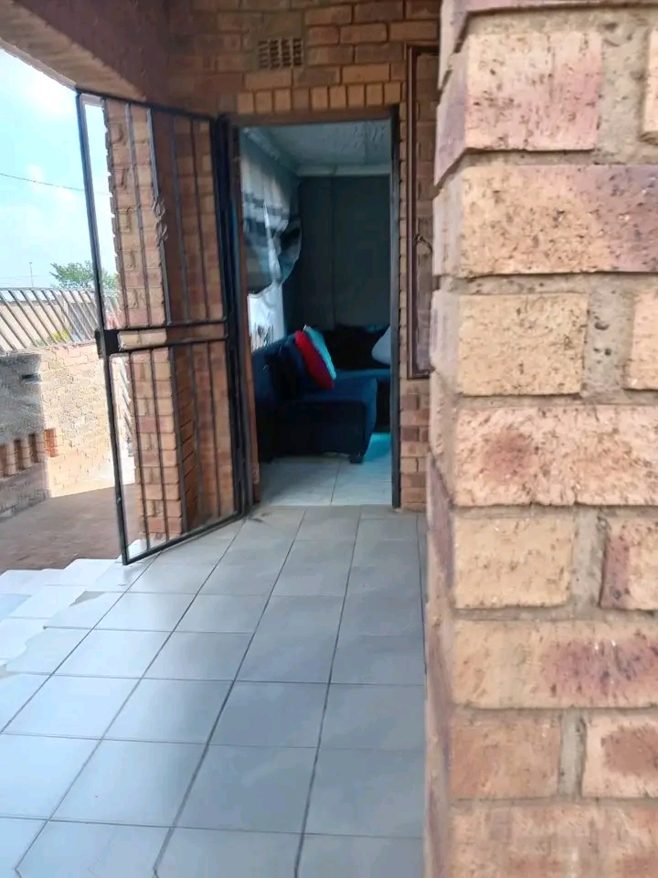 3500 2 bedroom house to rent immediately
300  in Snake Park