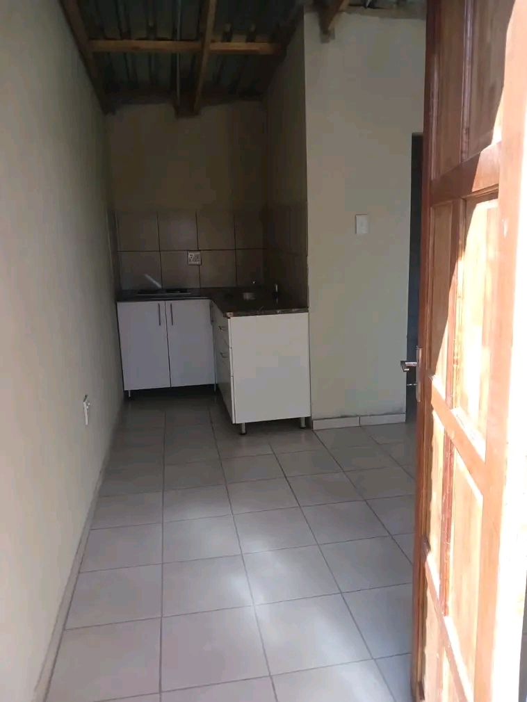 Room available in maokeng ext.
it has own ba  in Tembisa