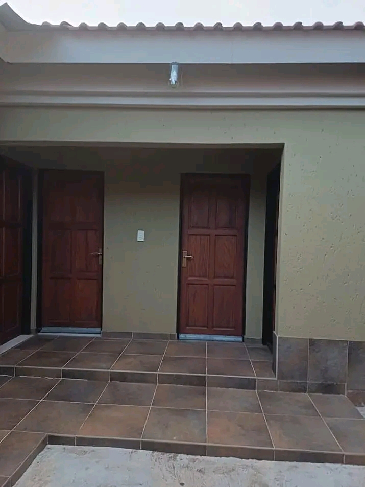 Furnitured room with sharing   shower 🚿 an  in Pimville