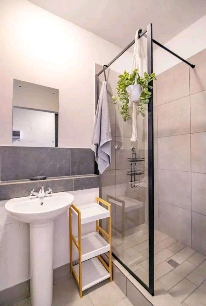 Bachelor apartment with balcony for rent (jus  in Northcliff