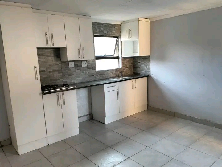 Bachelor s cottage in ext 5 close to spar 4 s  in Birch Acres