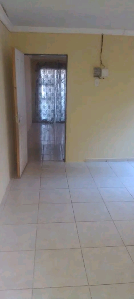 R2800... 2 rooms +bathroom  to rent at soweto  in Protea Glen