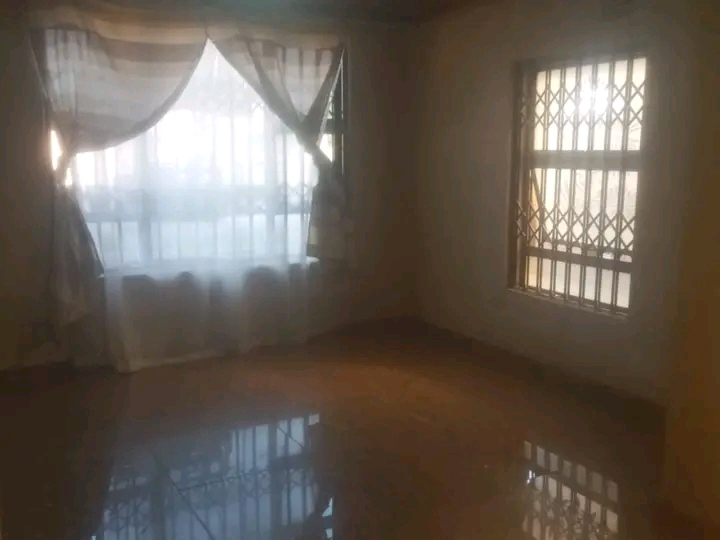Nice neat house 3 bedroom, sitting room, dinn  in Orlando West