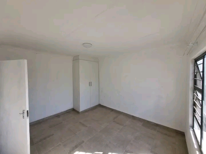 1 bedroom cottage with kitchenett,  bathroom   in Birch Acres