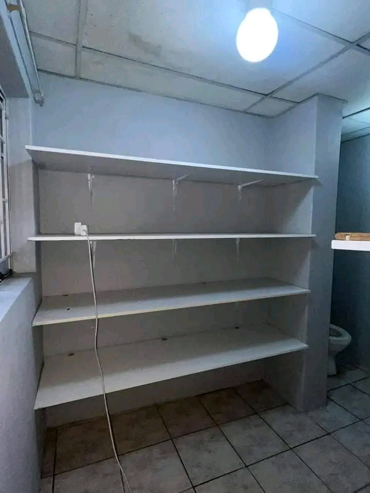 2 bedroom cottage to let in gerdview
good da  in Germiston