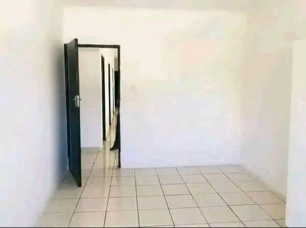 Student accommodation available
prices:
sha  in Sunnyside