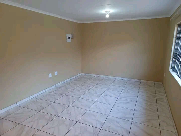 1 bedroom  cottage comes with  fitted wardrob  in Birchleigh