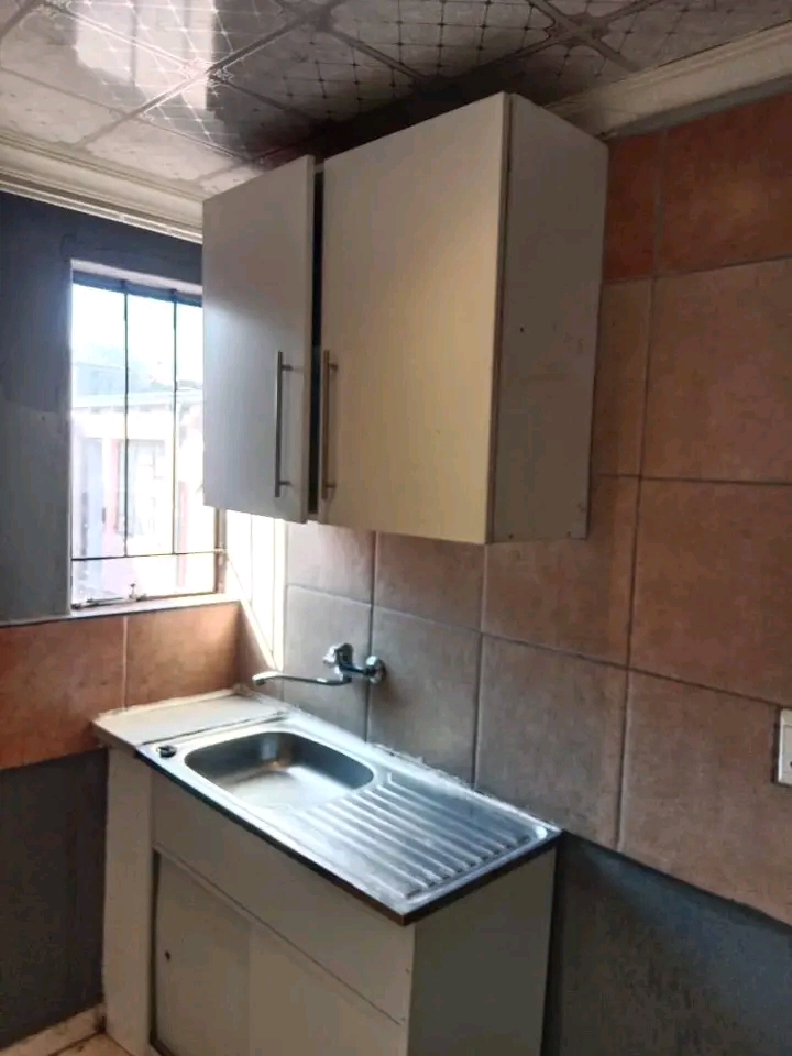 1 bedroom cottage to let in pandora rd johann  in Kensington