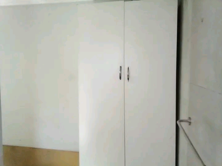 Room available in hlophe near naledi mall ins  in Vosloorus