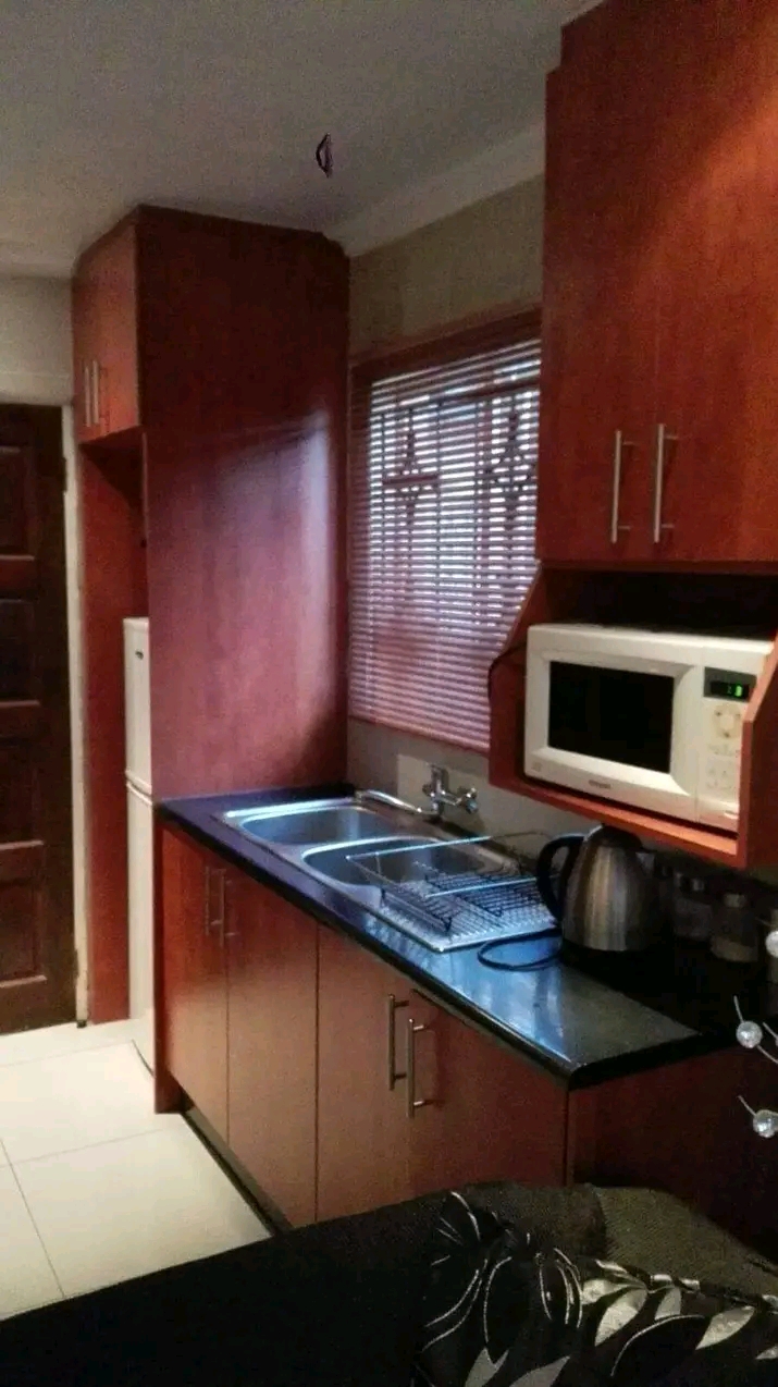 2 bedroom house to rent immediately behind sh  in Zola