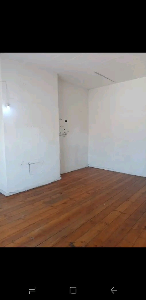 Rooms to rent 
r1800 
 jhb near jeppe boys   in Kensington