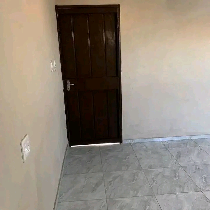 Open plan cottage available near mac donald a  in Birch Acres