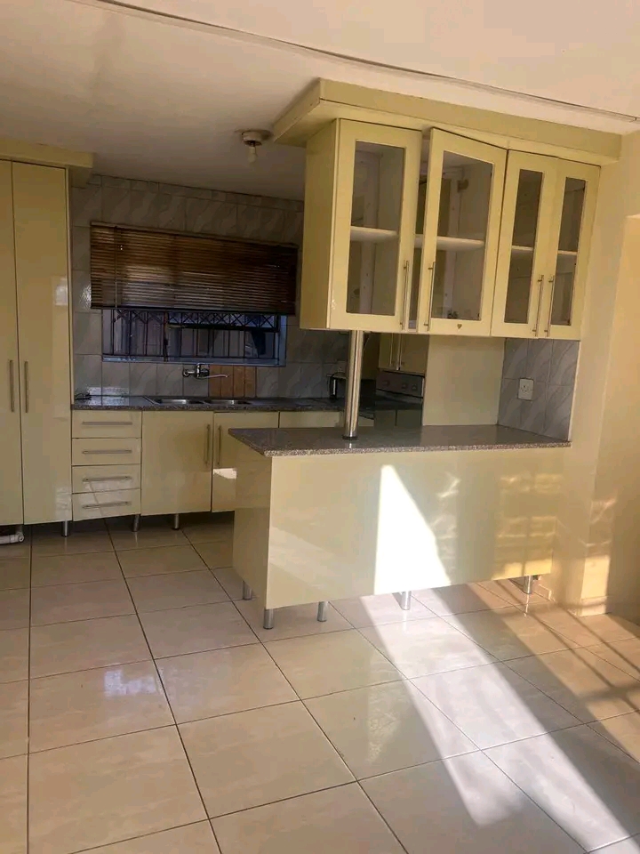 3 bedroom house to rent.fully furnished and w  in Ebony Park