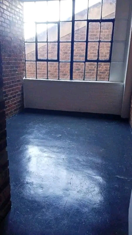 Clean bedroom available at jhb cbd 
free wif  in Johannesburg