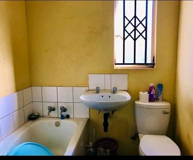 Rental :r5500 plus deposit
kitchen 
3 bedro  in Windmill Park