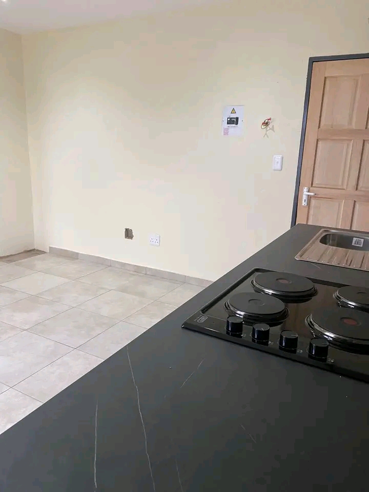 New bachelor units in villa liza available 1   in Boksburg