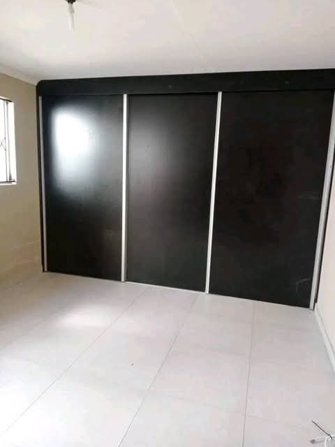 Room available
r2,000  in Kempton Park
