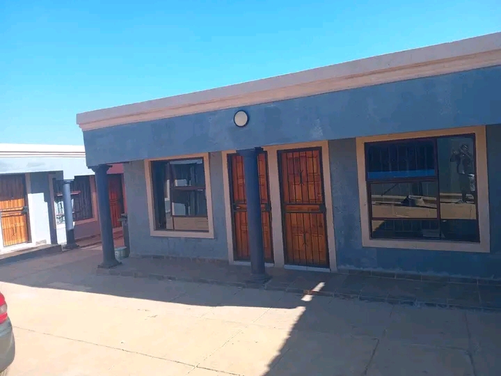 Room to rent in house number 8000 ext 7 hydro  in Nellmaphius